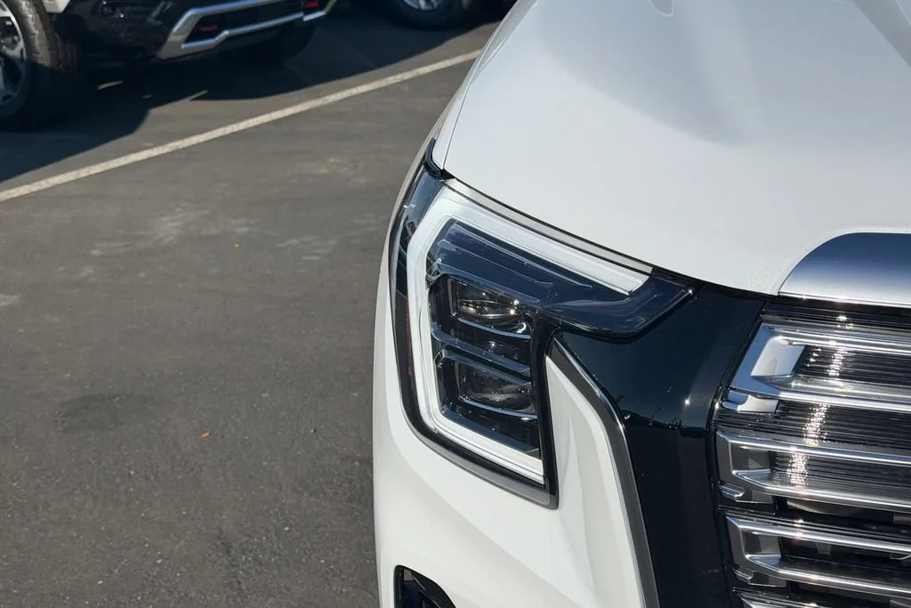 New 2026 Glacier White Tricoat GMC Denali image 4