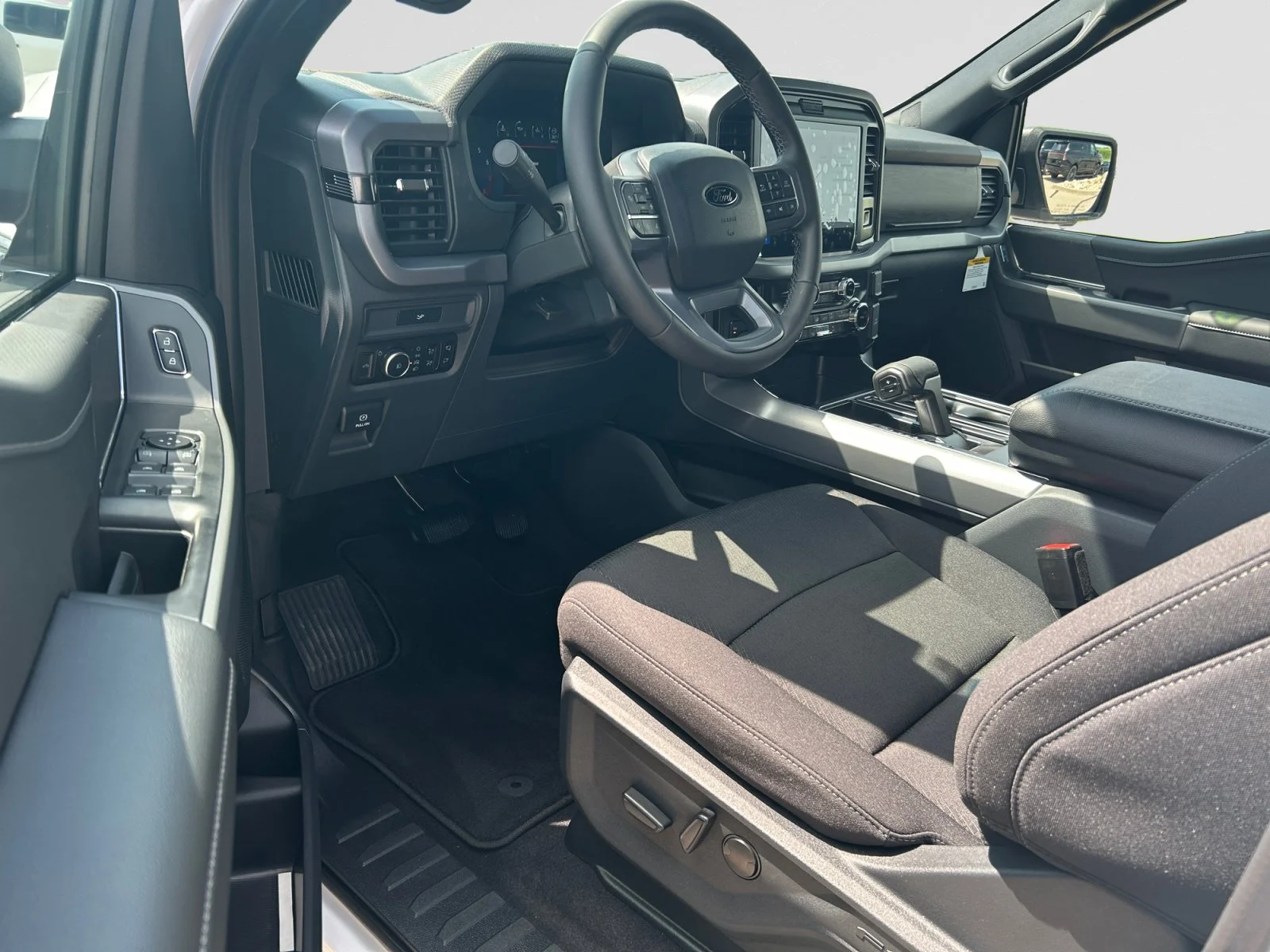 New 2026 Oxford White Ford XLT image 13