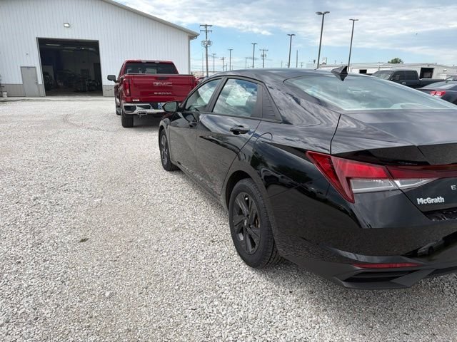 Used 2023 Black Hyundai SEL image 7