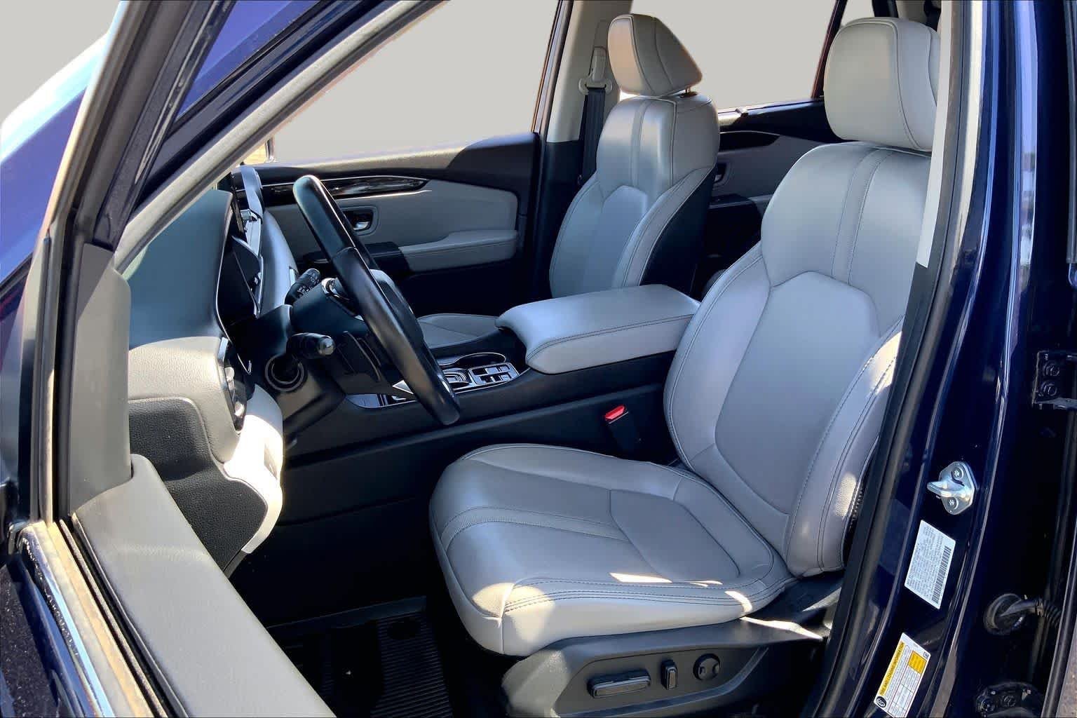 Used 2025 Obsidian Blue Pearl Honda EX-L image 9