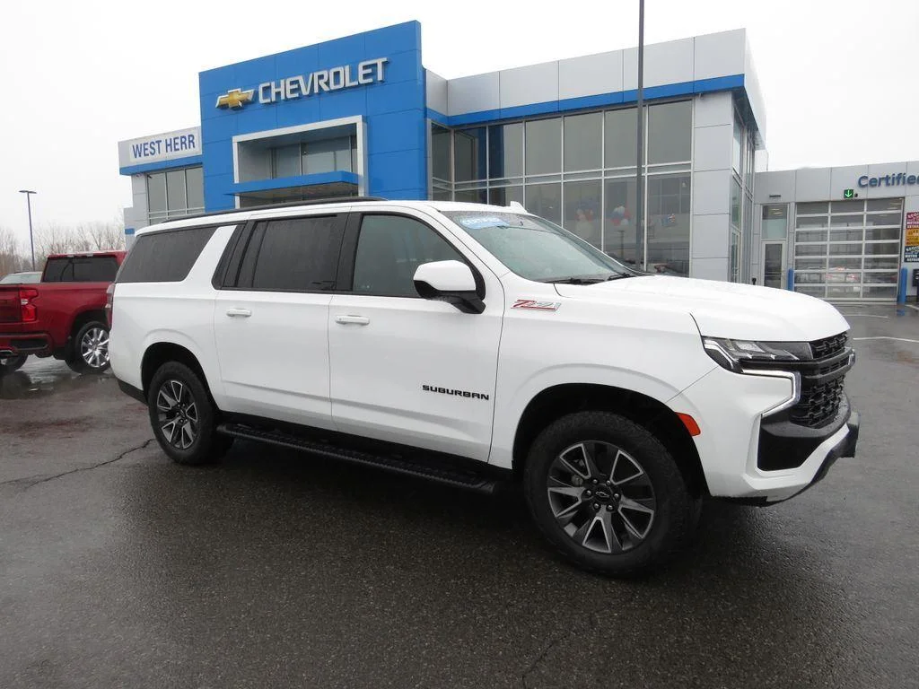 Used 2024 Summit White Chevrolet Z71 image 4