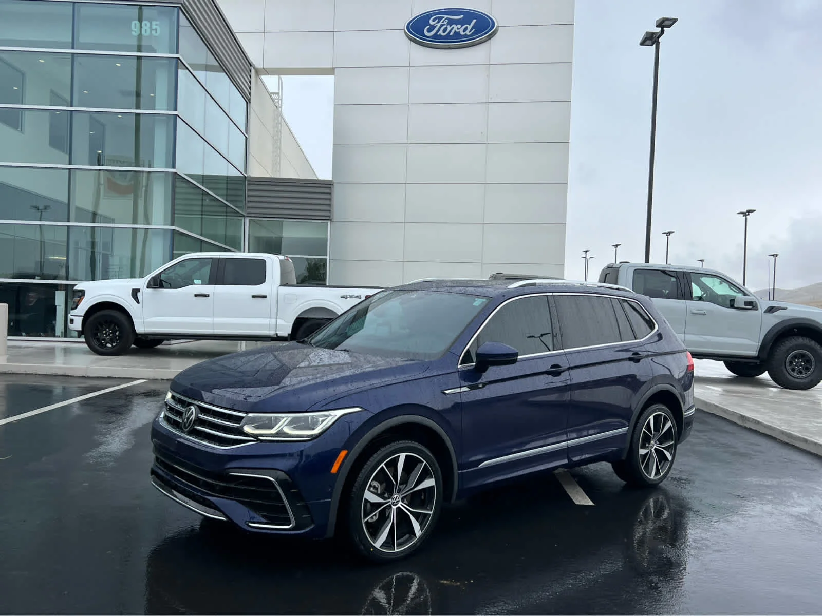 2022 Volkswagen Tiguan 2.0T SEL R-Line 4Motion's photo
