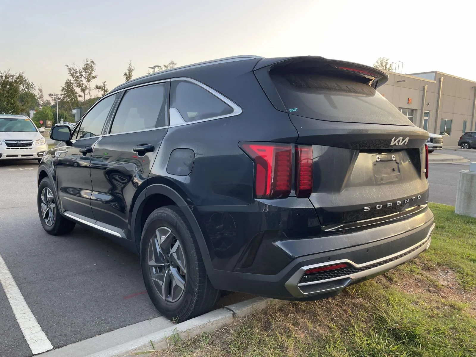 Used 2022 Gravity Blue Kia EX image 3