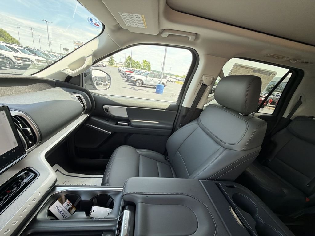 New 2026 Space Silver Metallic Ford MAX Active image 11
