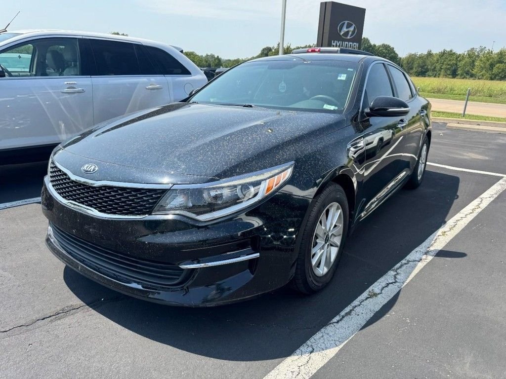 Used 2018 Black Kia LX image 4