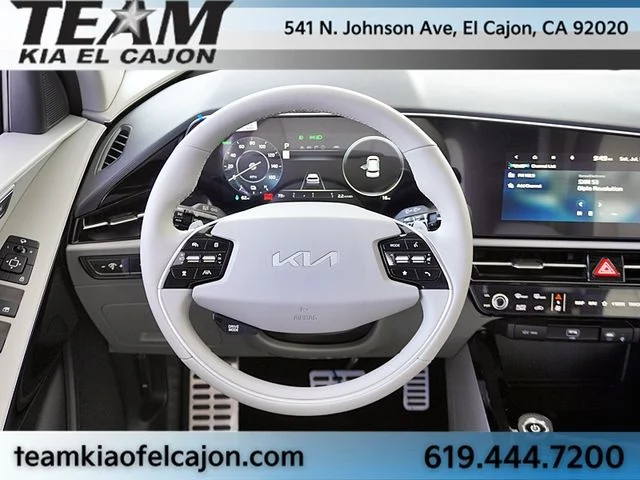New 2026 White Kia Wave image 24