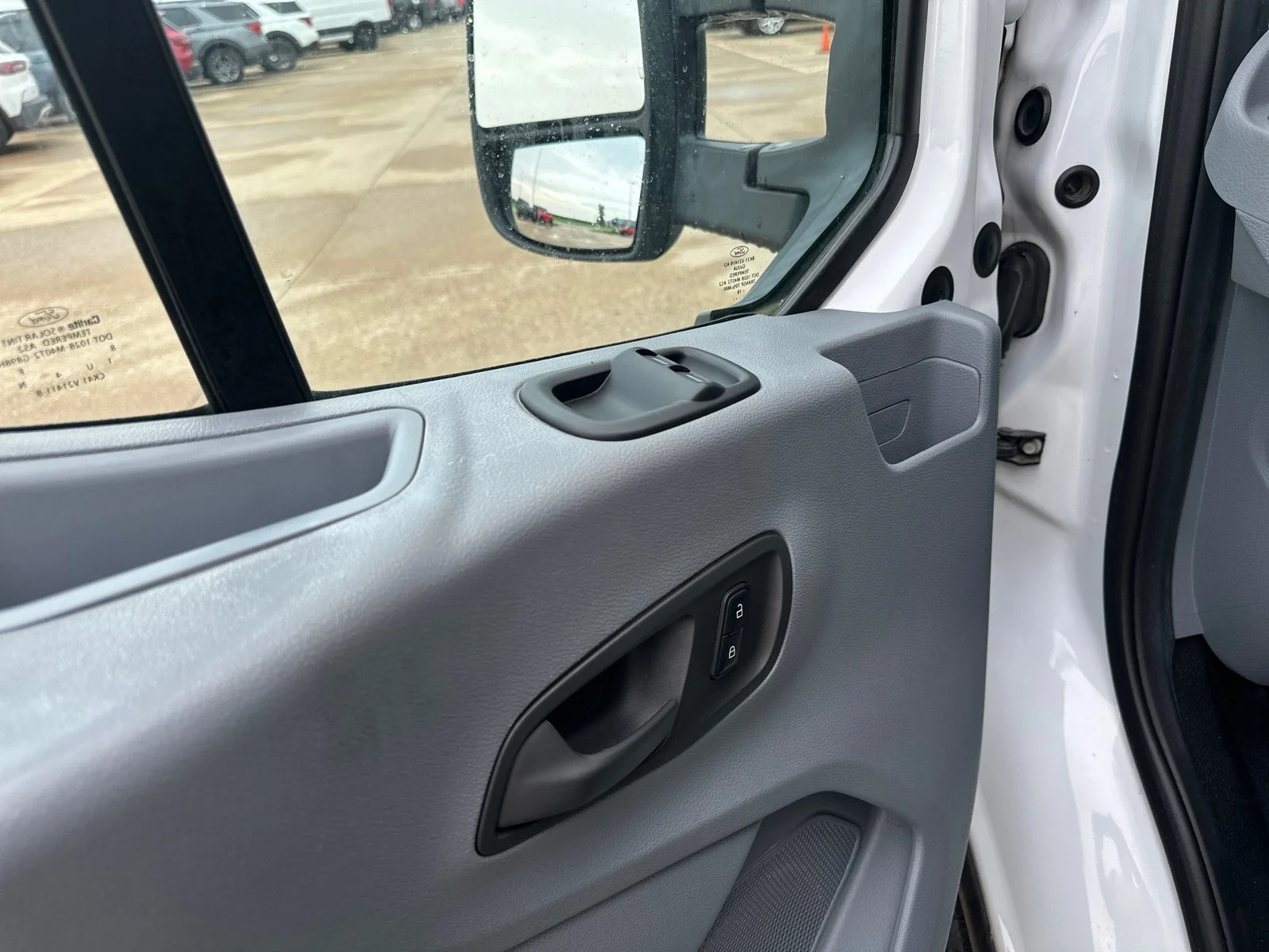2018 Ford Transit Cutaway Base - Photo 12