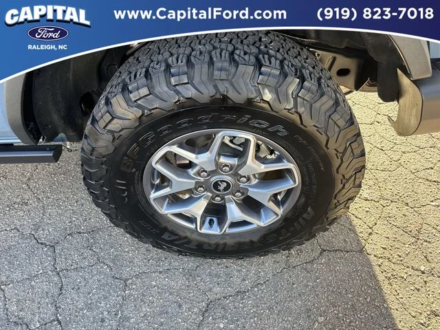 Used 2025 Gray Ford Badlands image 13
