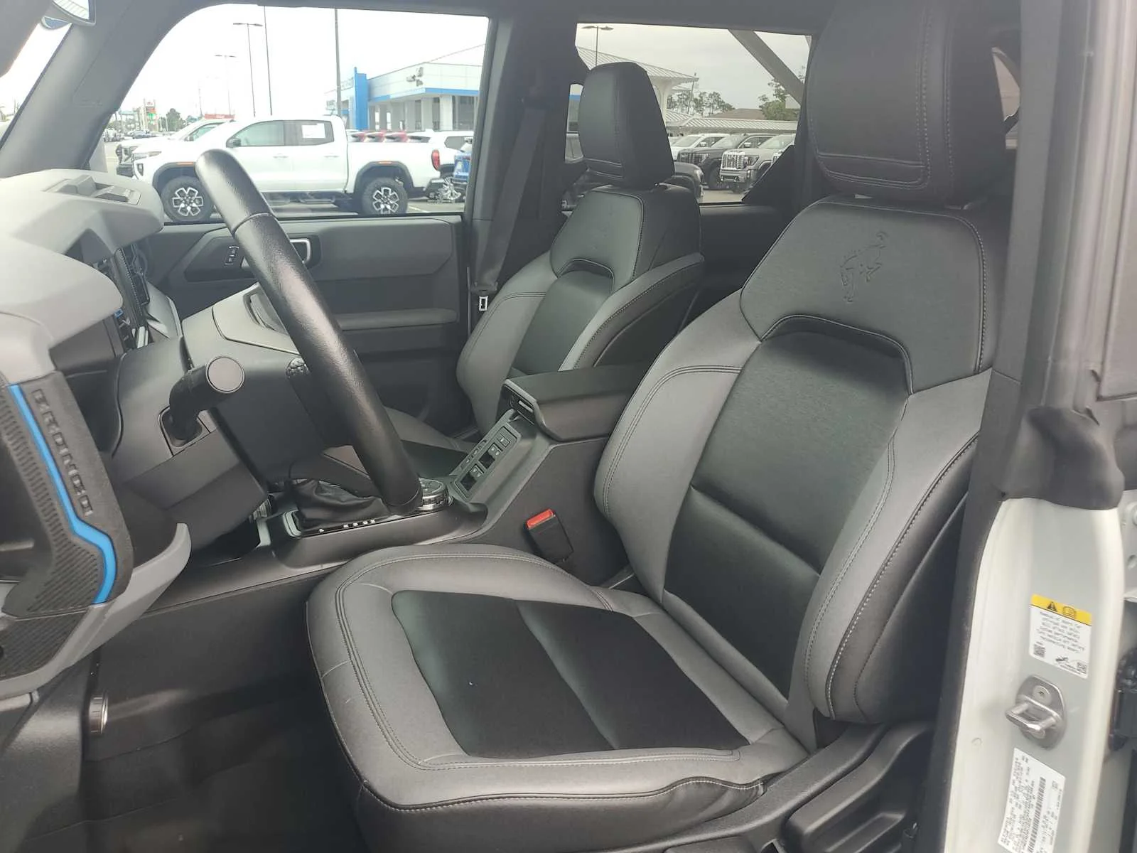Used 2023  Ford Base image 21