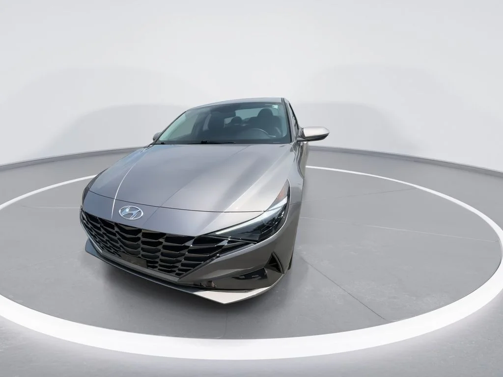 Used 2023 Silver Hyundai Limited image 3
