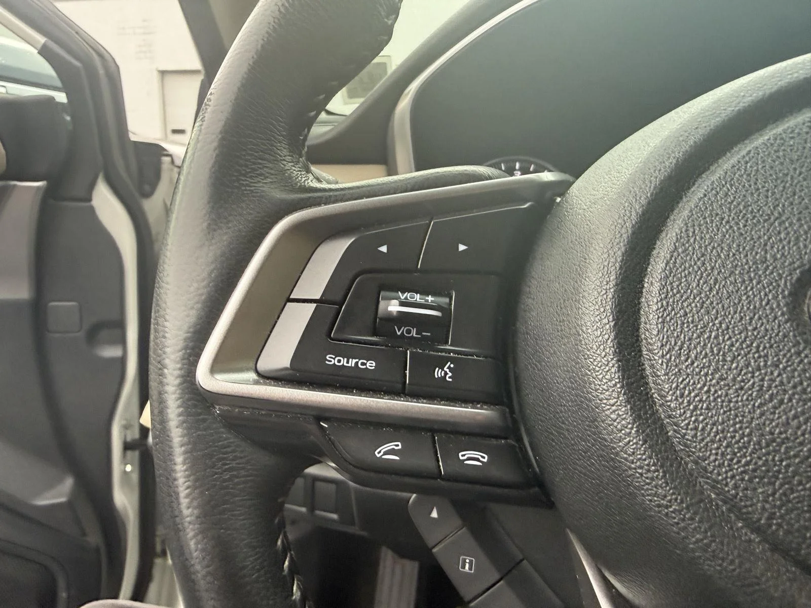 Used 2022 Wh Subaru Limited image 14