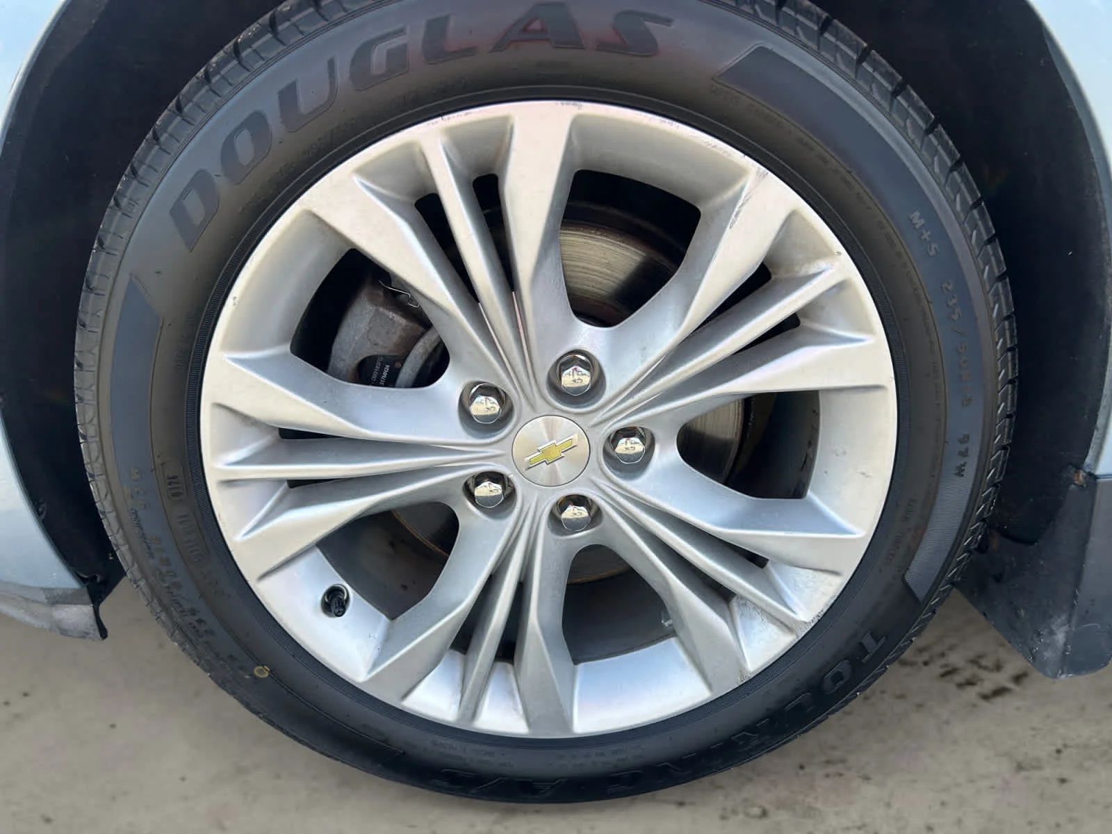 Used 2015 Silver Topaz Metallic Chevrolet LT image 13