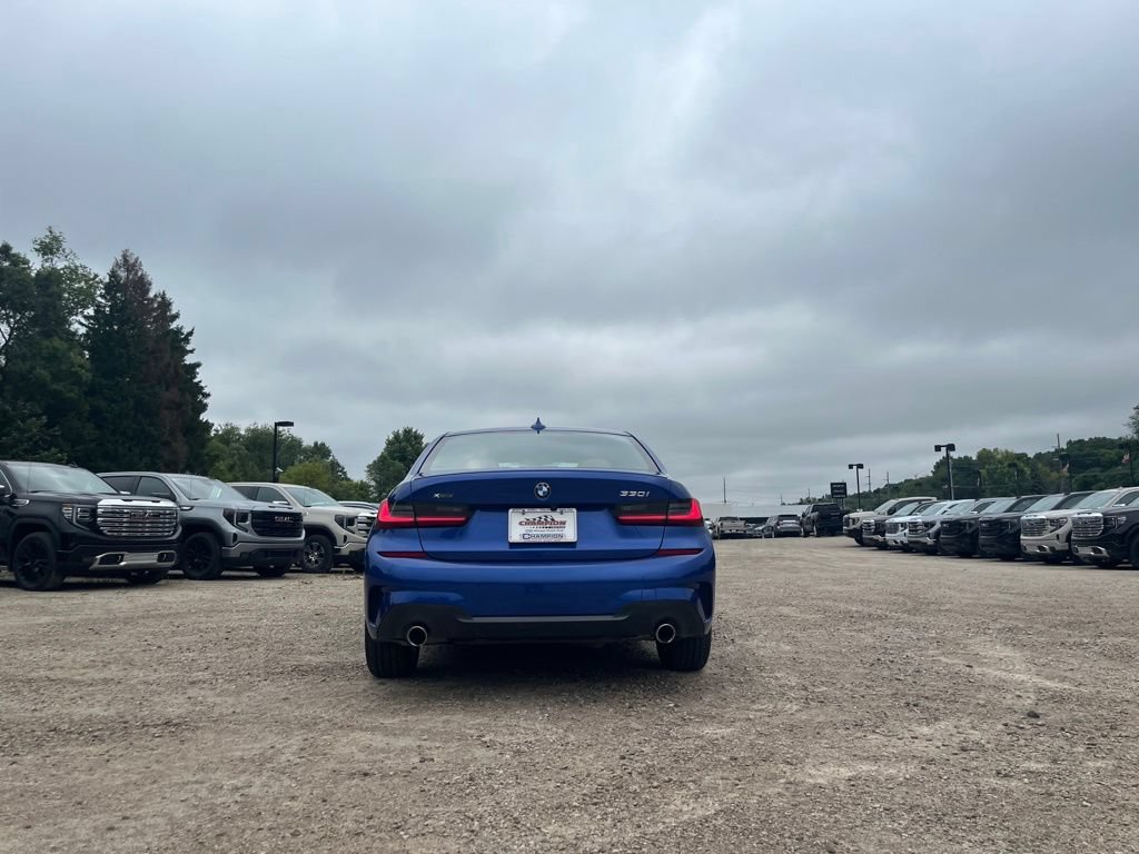 Used 2022 Portimao Blue Met BMW 330i xDrive image 9