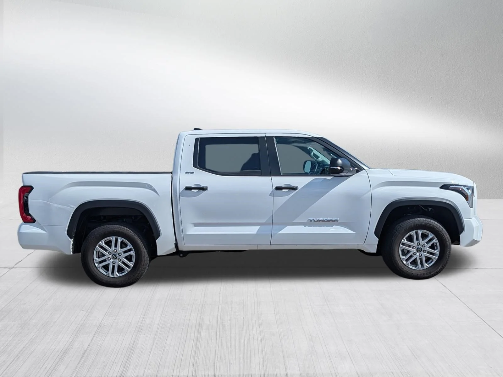 2024 Toyota Tundra SR5 - Photo 8