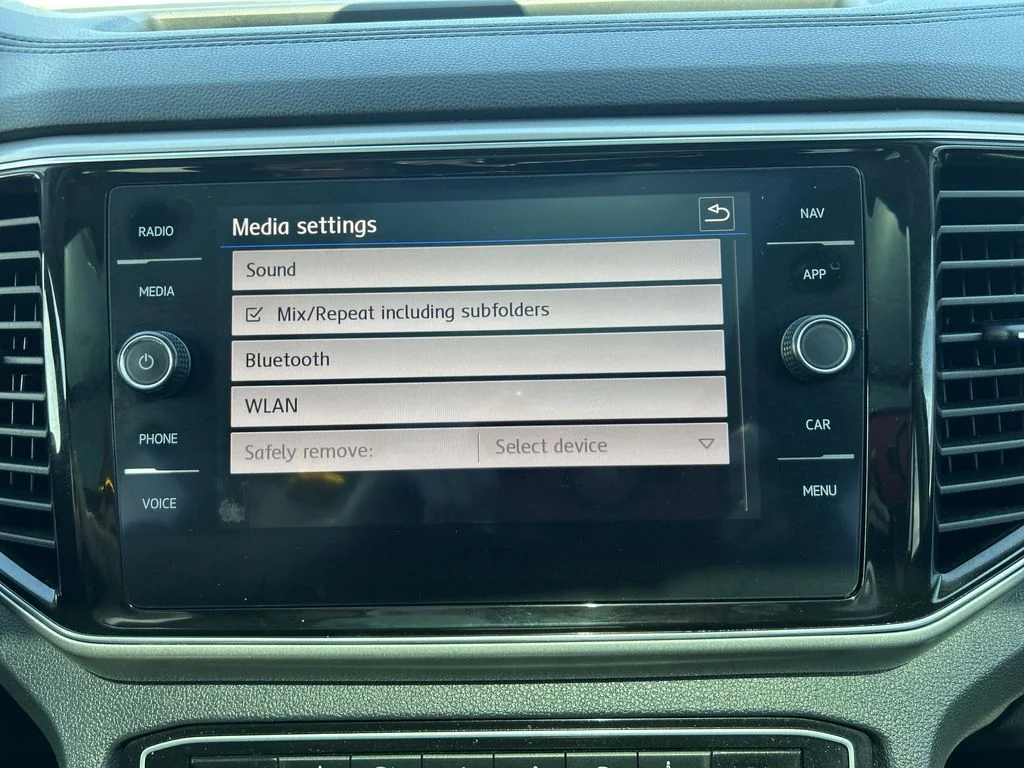 Used 2019 Blue Volkswagen SEL image 20