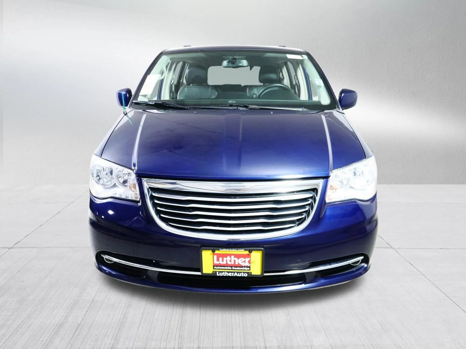 Used 2015 Chrysler Town & Country Touring with VIN 2C4RC1BG8FR629311 for sale in Brooklyn Center, Minnesota