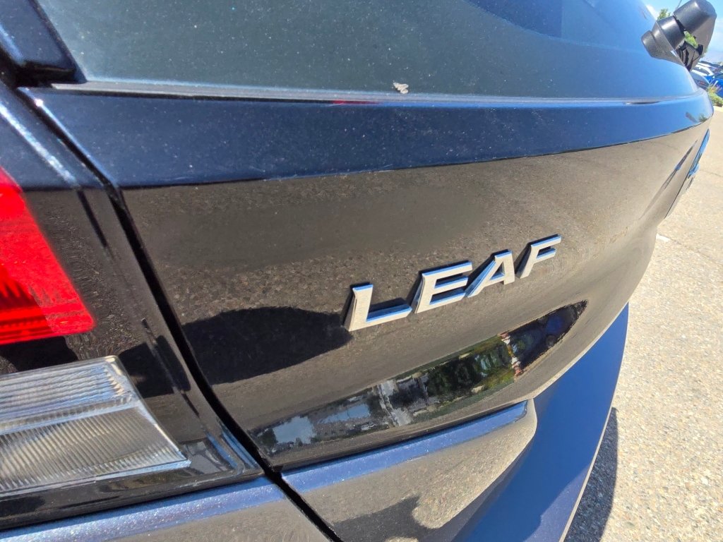 Used 2022 Gun Metallic Nissan SV PLUS image 11