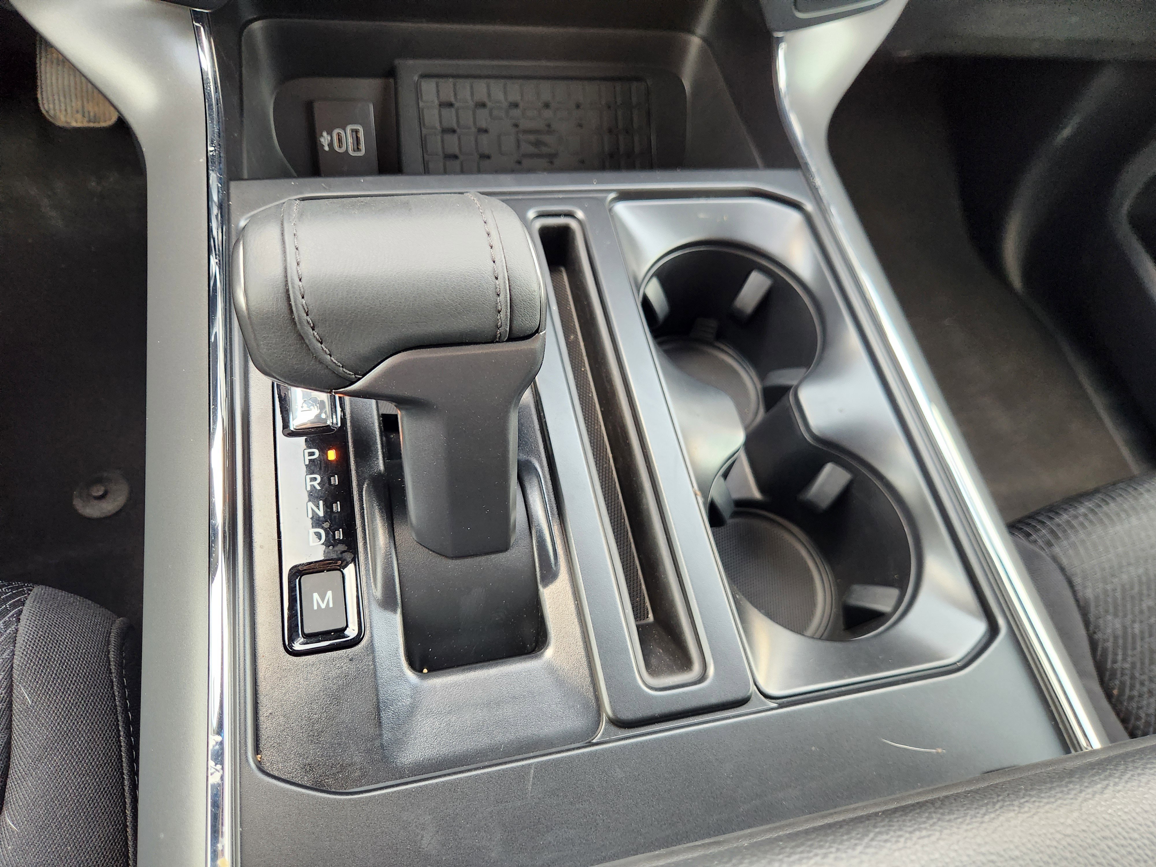 New 2025 Oxford White Ford XLT image 14