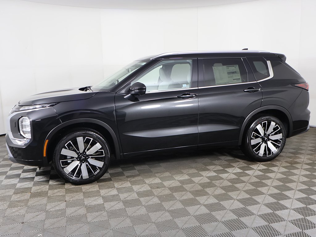 Used 2025 Black Mitsubishi SEL image 20