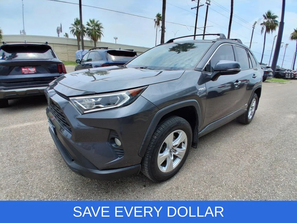Used 2021 Gray Toyota XLE image 3