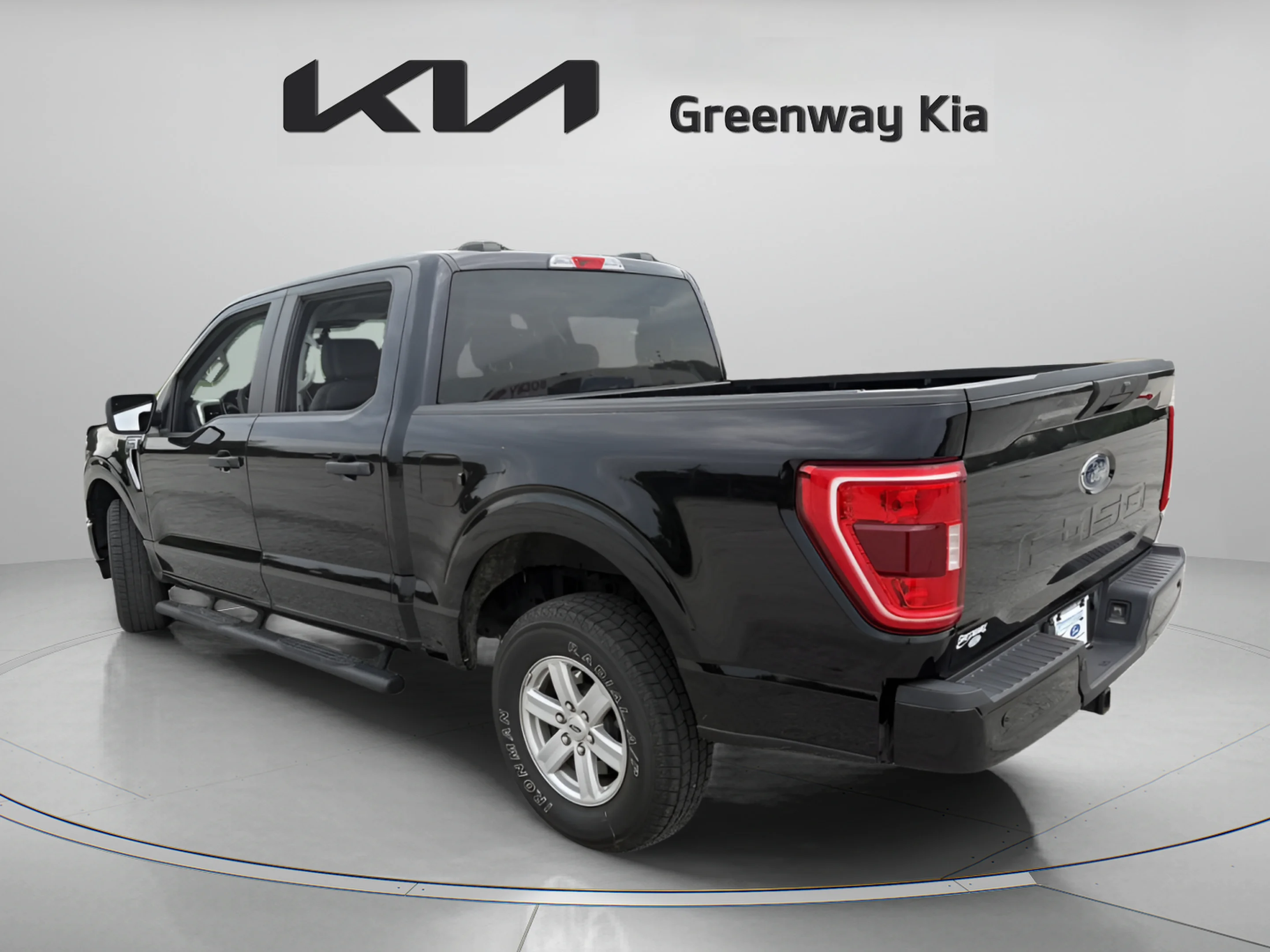 Used 2023 Black Ford XLT image 6