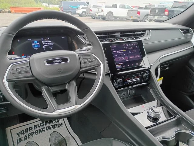 2025 Jeep Grand Cherokee Altitude - Photo 10