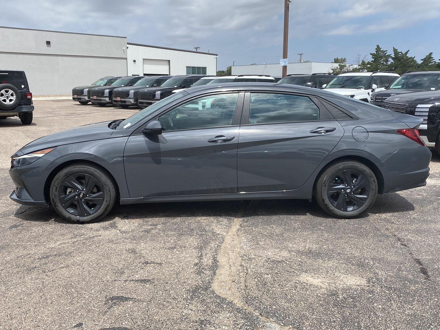 Used 2023 Hyundai Elantra SEL with VIN KMHLM4AG1PU571869 for sale in Garden City, KS
