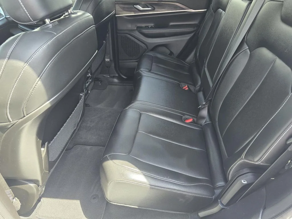 Used 2023 White Jeep Limited image 10