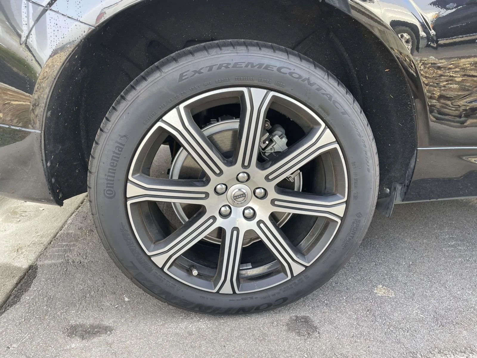 Used 2019 Onyx Black Metallic Volvo Inscription image 5
