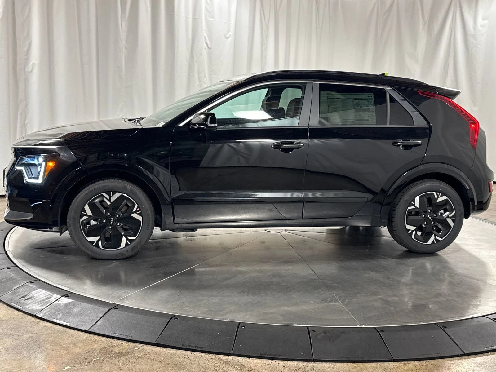 New 2026 Aurora Black Pearl Kia Wave image 10