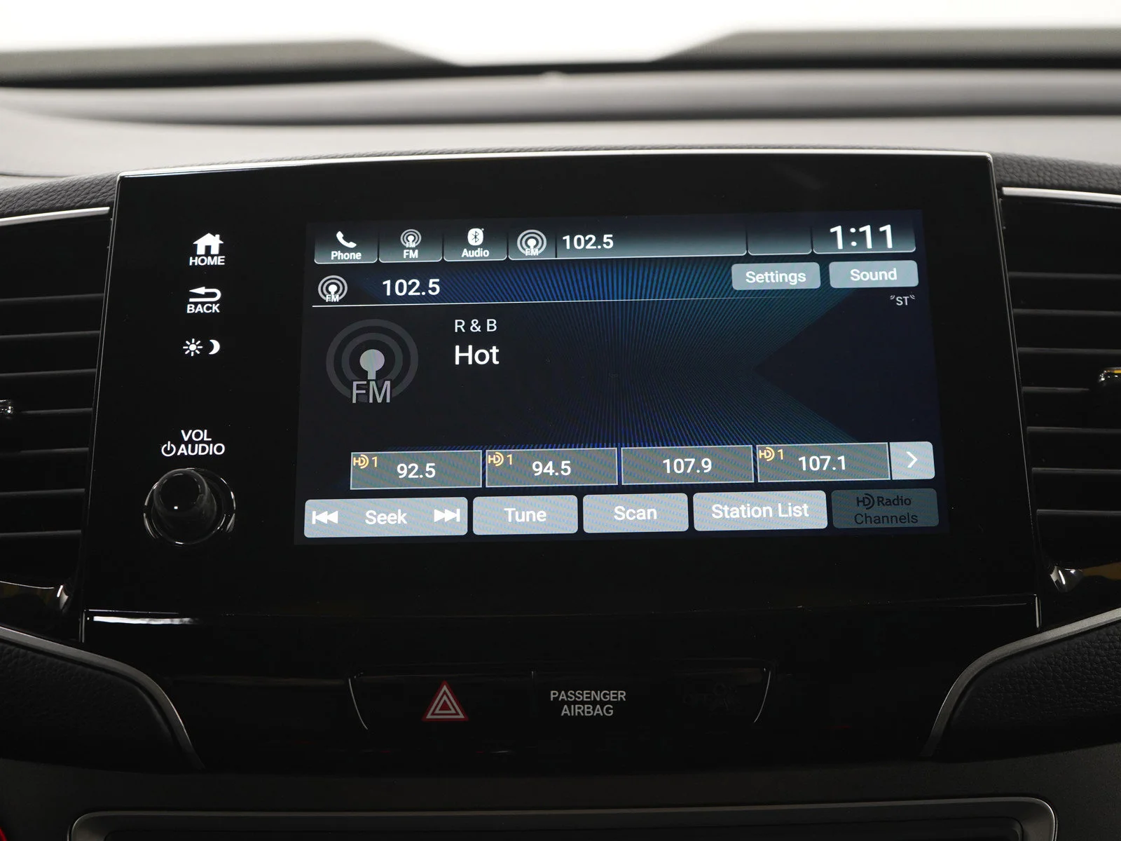 Used 2023 Black Honda EX-L AWD image 18