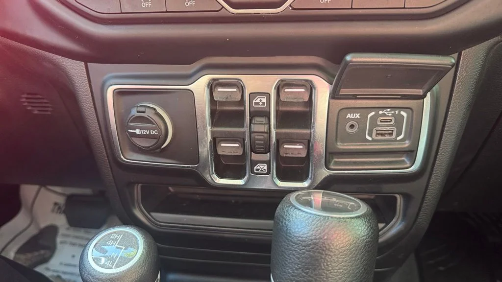 Used 2021 Black Jeep Willys image 32