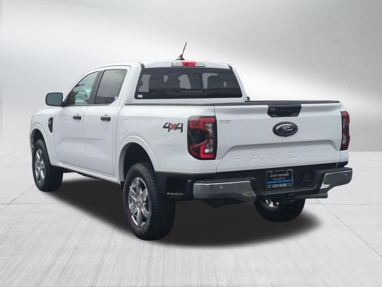 Used 2025 White Ford XLT image 3