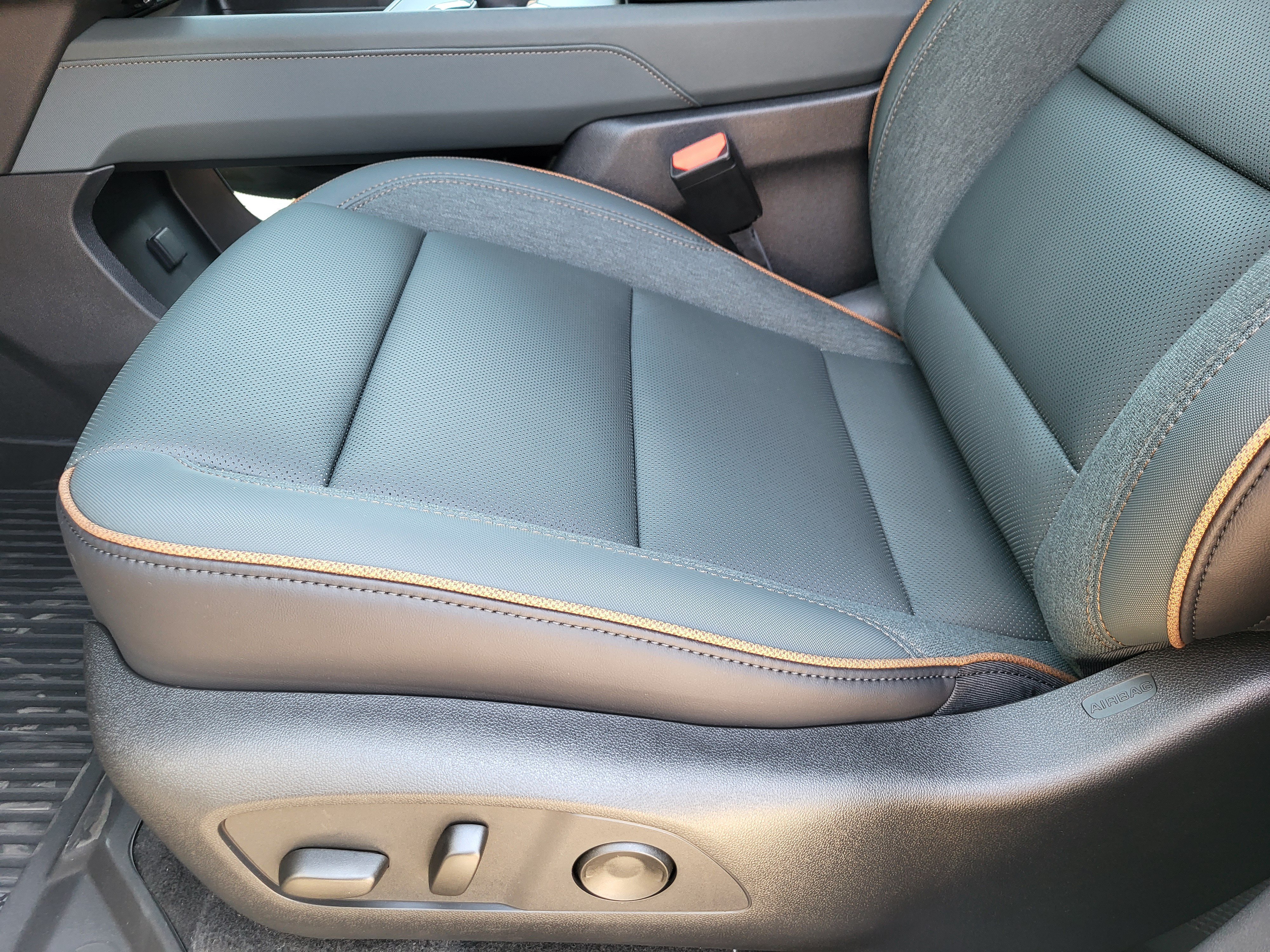 2026 GMC Acadia AT4 - Photo 20