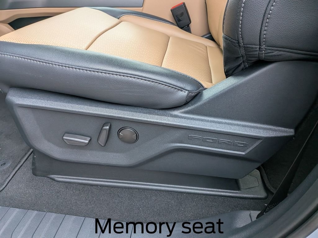 New 2026 Glacier Gray Metallic Tri-Coat Ford F-250® Lariat® image 17