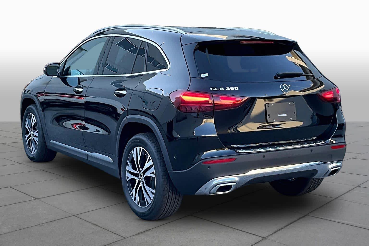 Used 2026 Night Black Mercedes-Benz GLA 250 image 11