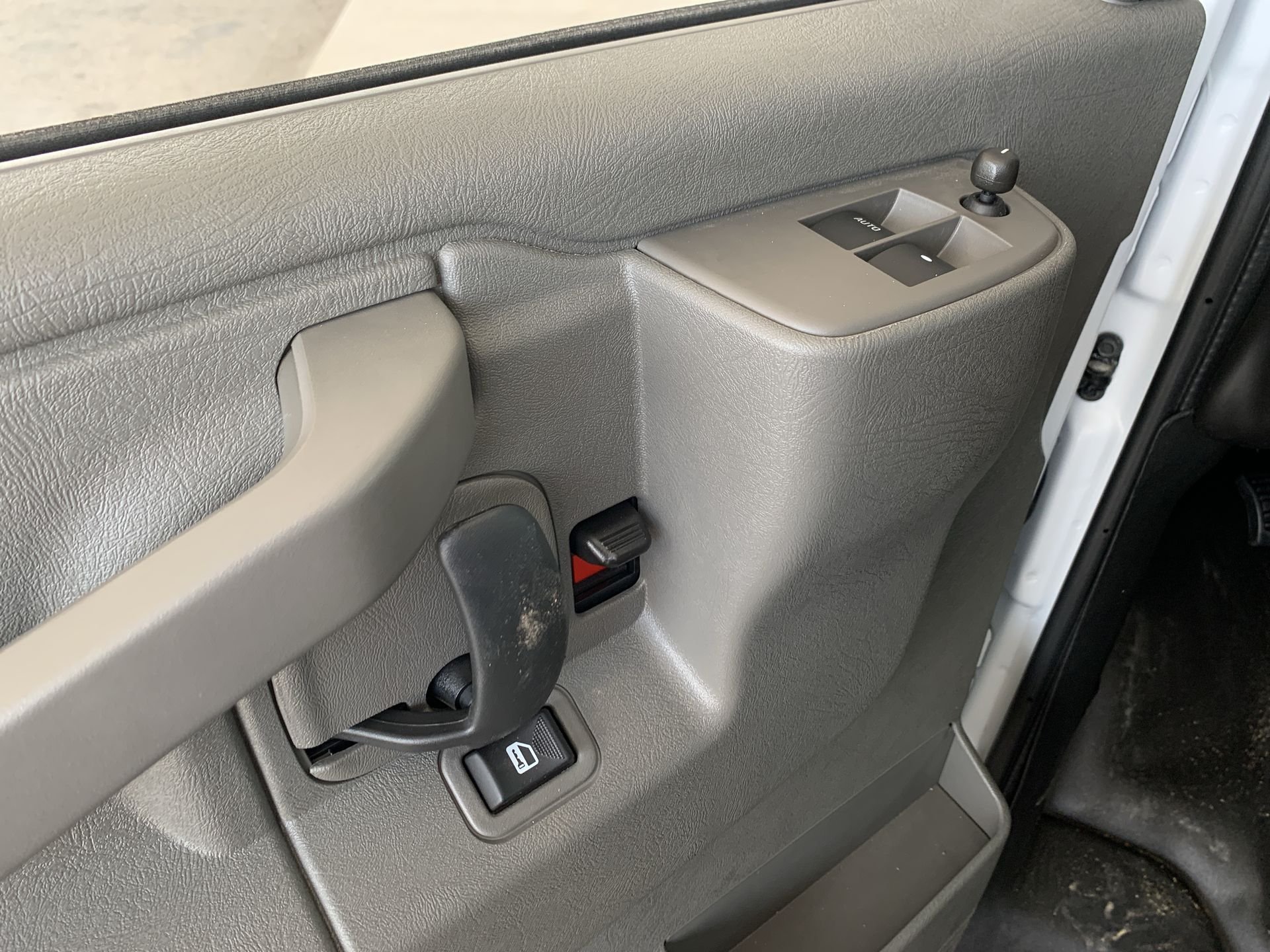 New 2025 Summit White GMC Work Van image 37