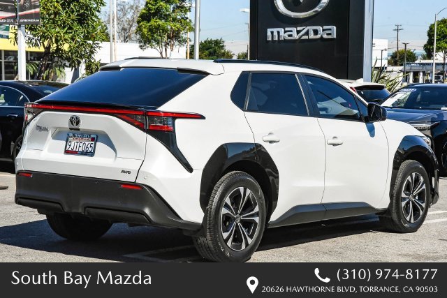 Used 2023 Beige Toyota XLE image 8