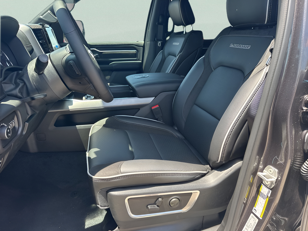 New 2026 Granite Crystal Metallic Clear-Coat Exterior Paint RAM Laramie image 15