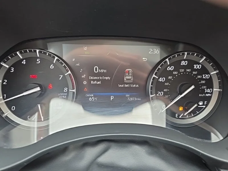 Used 2021 Silver Toyota XLE image 17