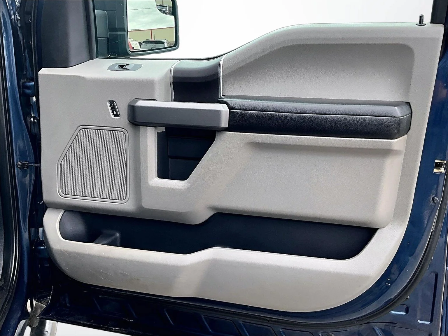 Used 2019 Blue Ford XLT image 26