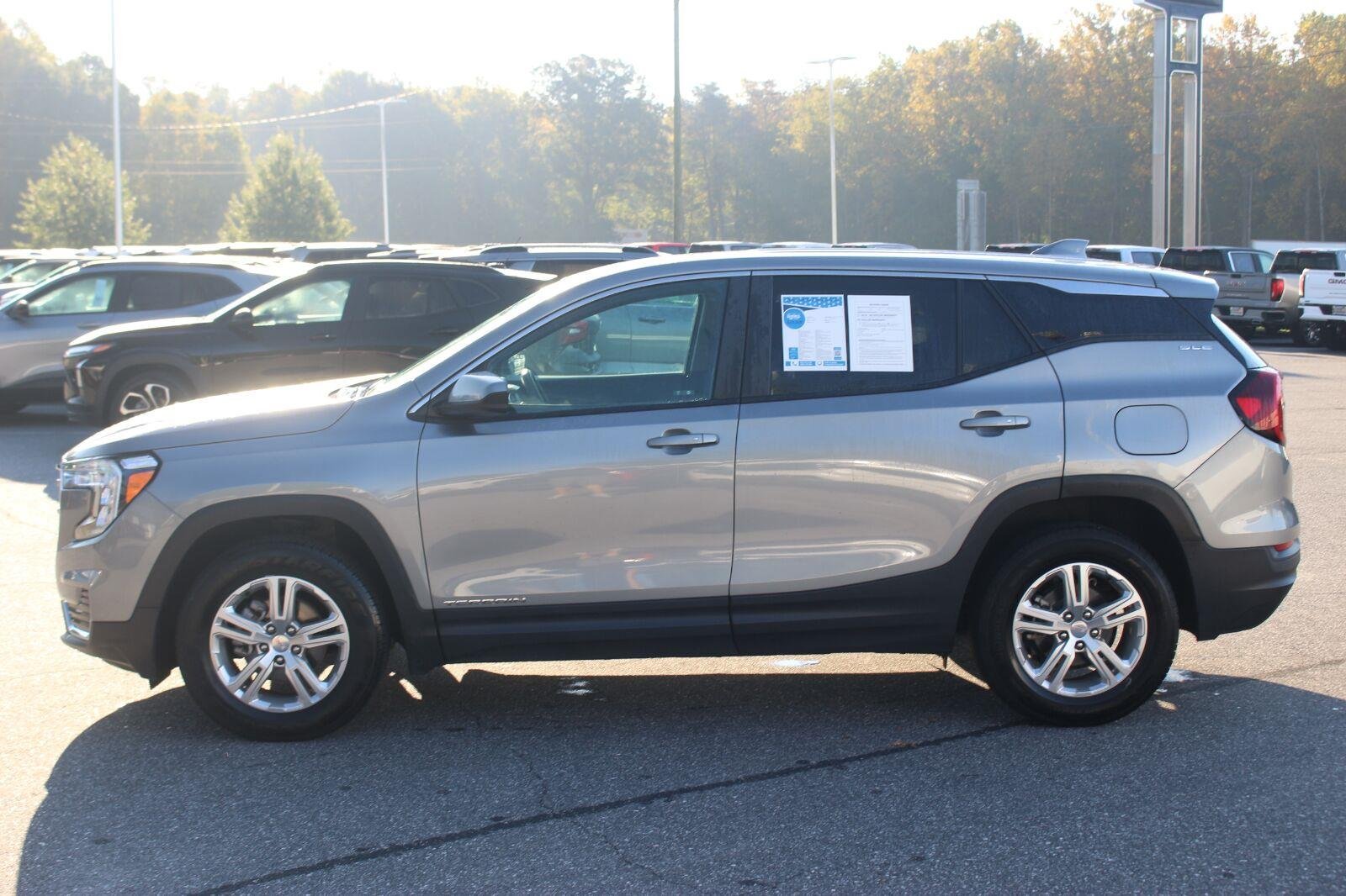 Used 2024 Sterling Metallic GMC SLE image 4