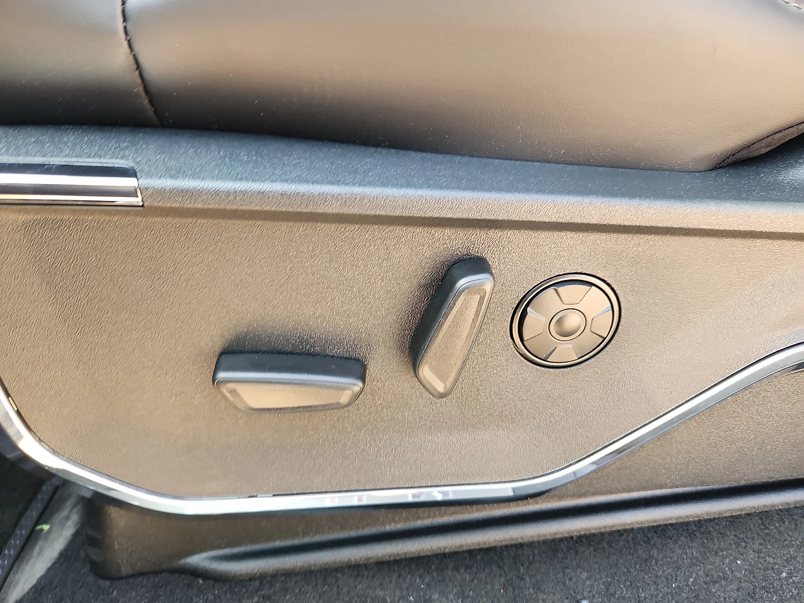 New 2026 Glacier Gray Metallic Tri-Coat Ford F-250® Platinum® image 16