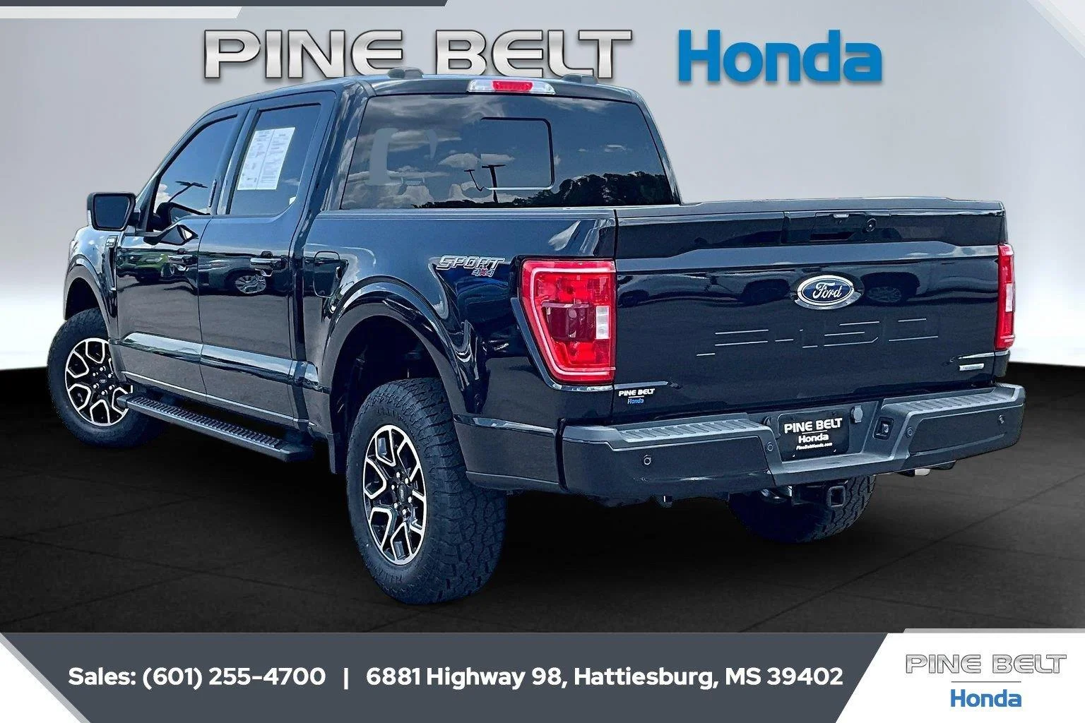 Used 2023 Agate Black Ford XLT image 2