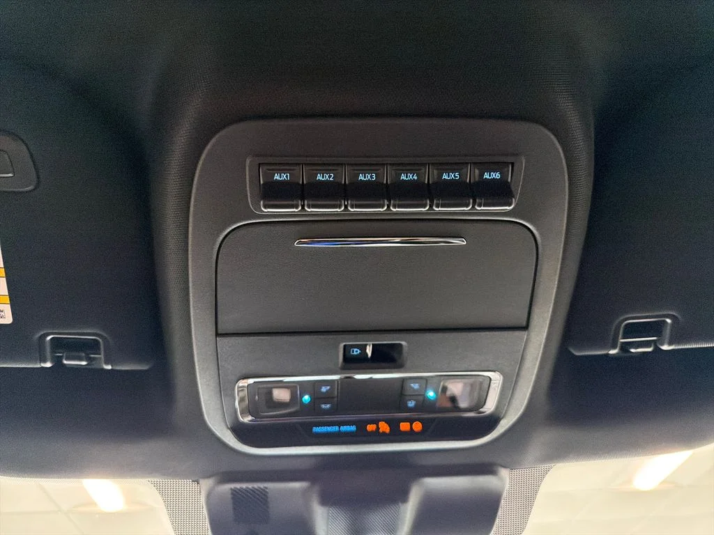 New 2026 Star White Metallic Tri-Coat Ford F-250® Platinum® image 18