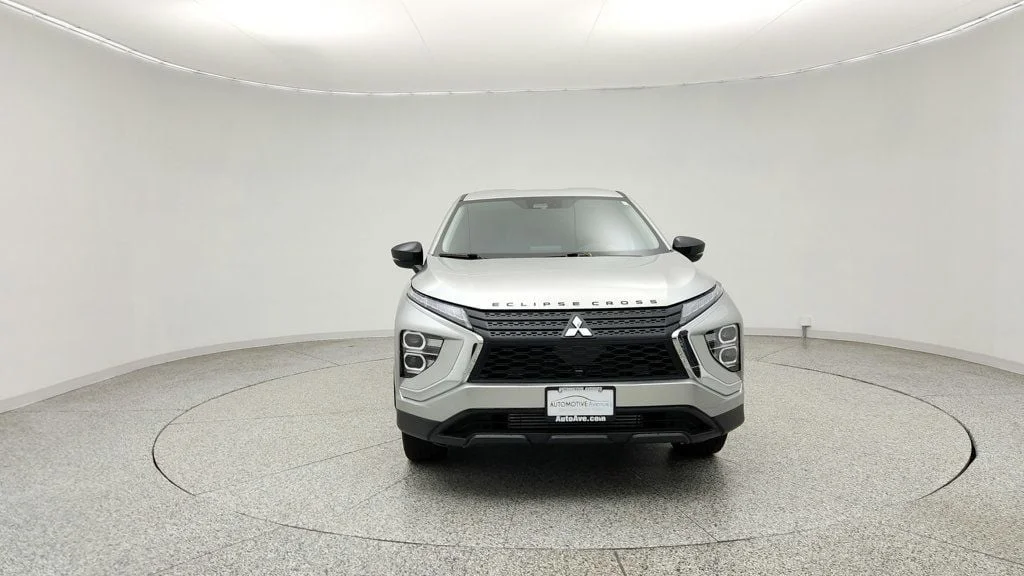 Used 2025 Alloy Silver Metallic Mitsubishi LE S-AWC image 2