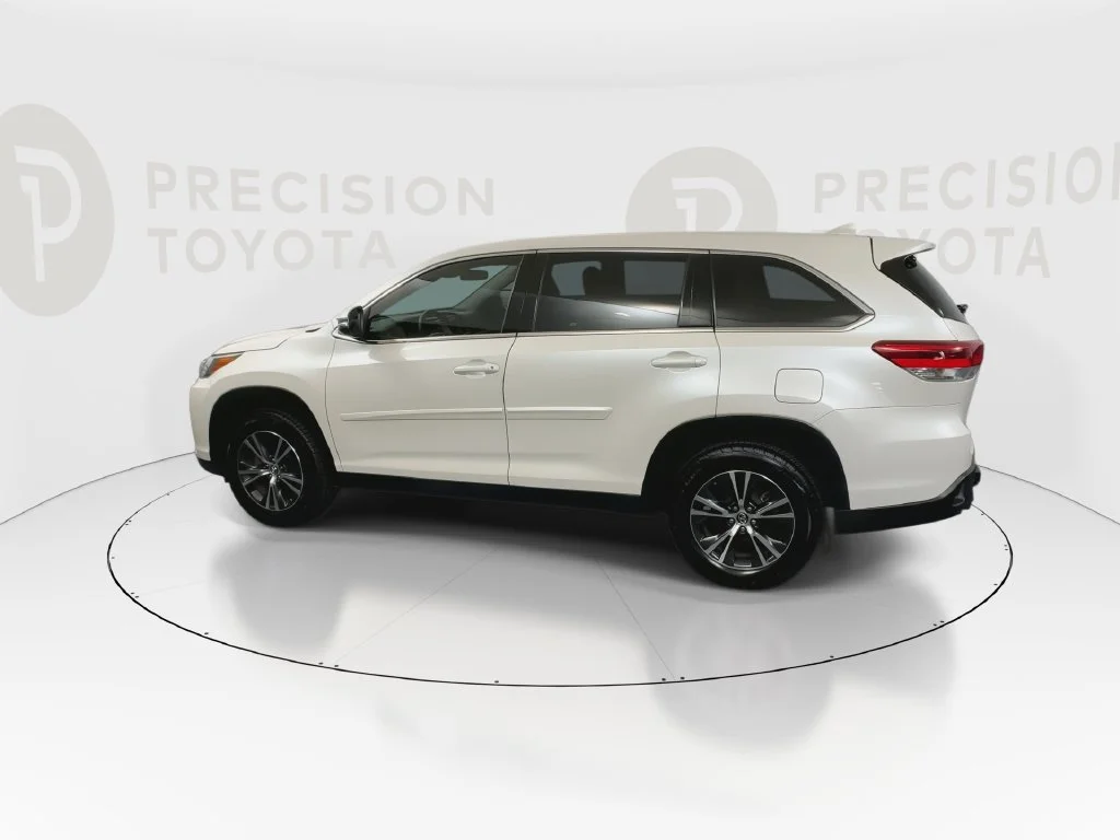 Used 2019 Blizzard Pearl Toyota LE Plus image 13