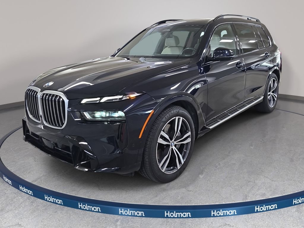 2024 BMW X7's photo