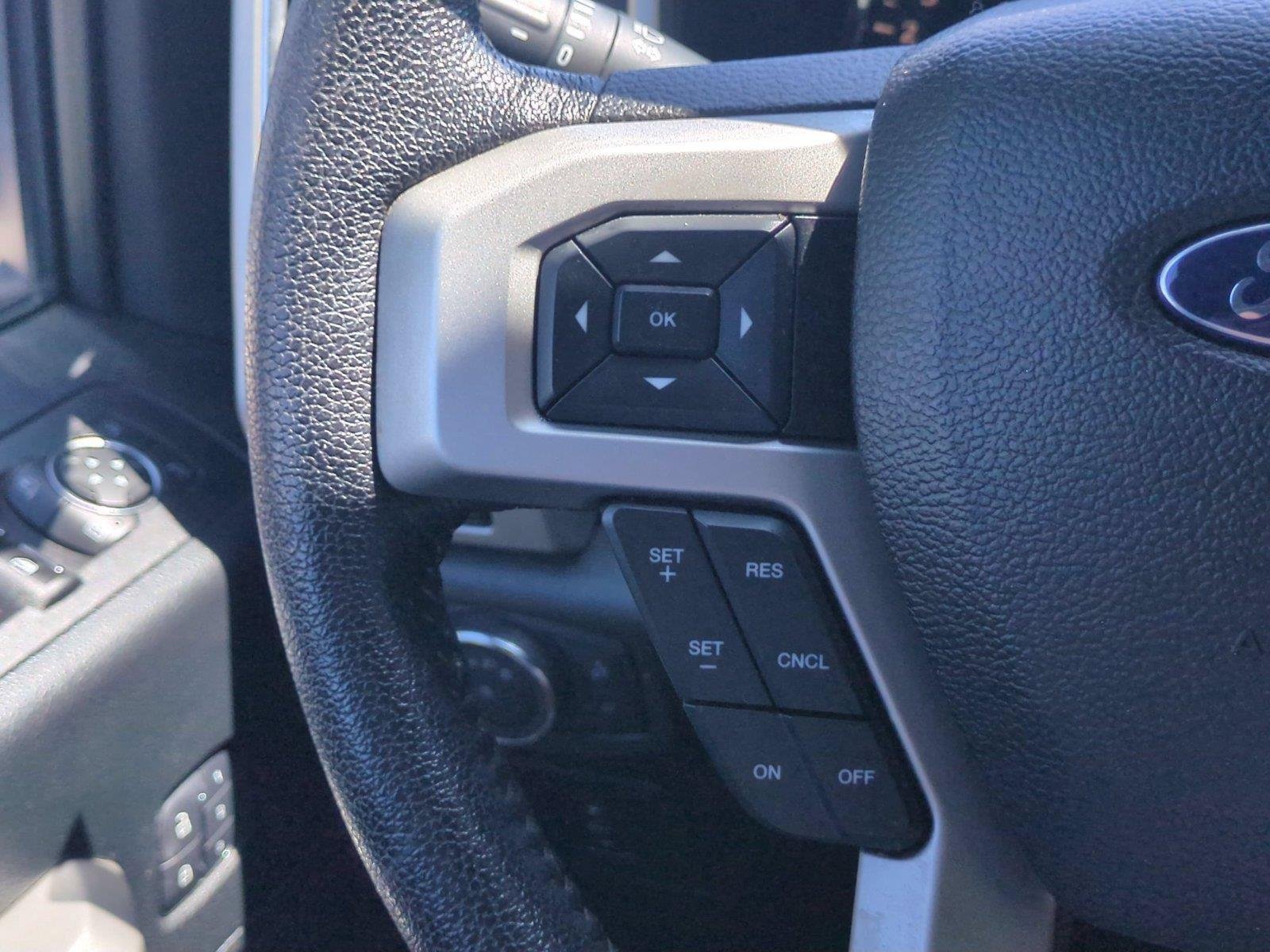 Used 2015 Magnetic Metallic Ford Lariat image 20