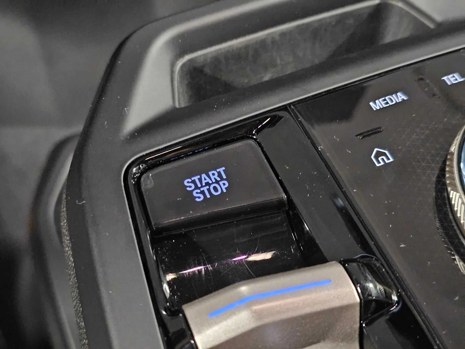 Certified Used 2024 Black Sapphire Metallic BMW xDrive50 image 17